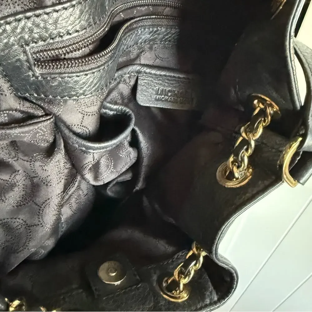 MICHAEL Michael Kors Black and Gold Shoulder Bag with‎ Chain Detail Bucket
